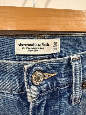 Abercrombie & Fitch High Rise 90’s Relaxed Jeans